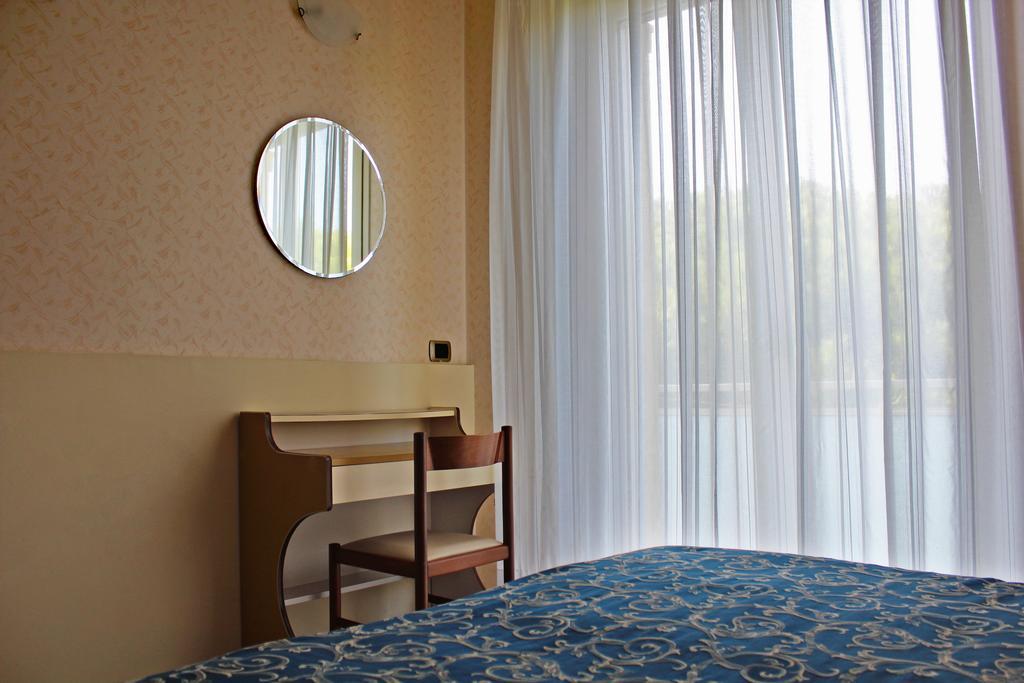 Hotel Royal Misano Adriatico Zewnętrze zdjęcie